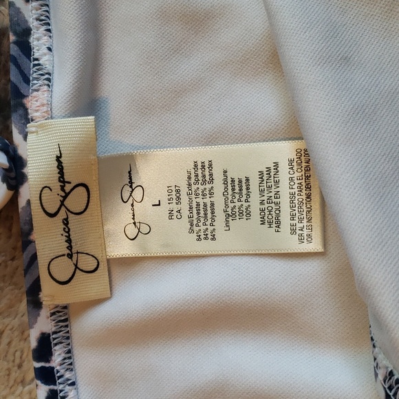 jessica simpson bikini - Picture 2 of 6